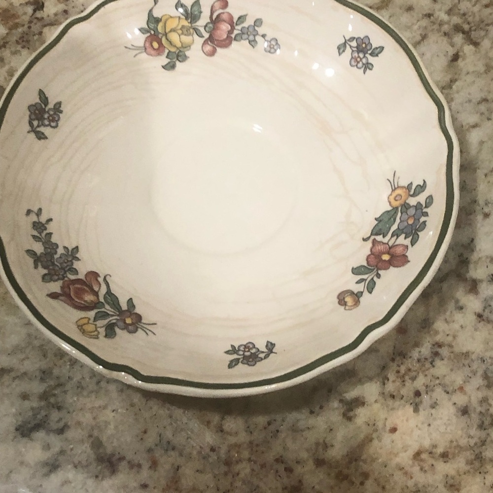 Floral Cerami A&E no Dishin Cream with Green Trim